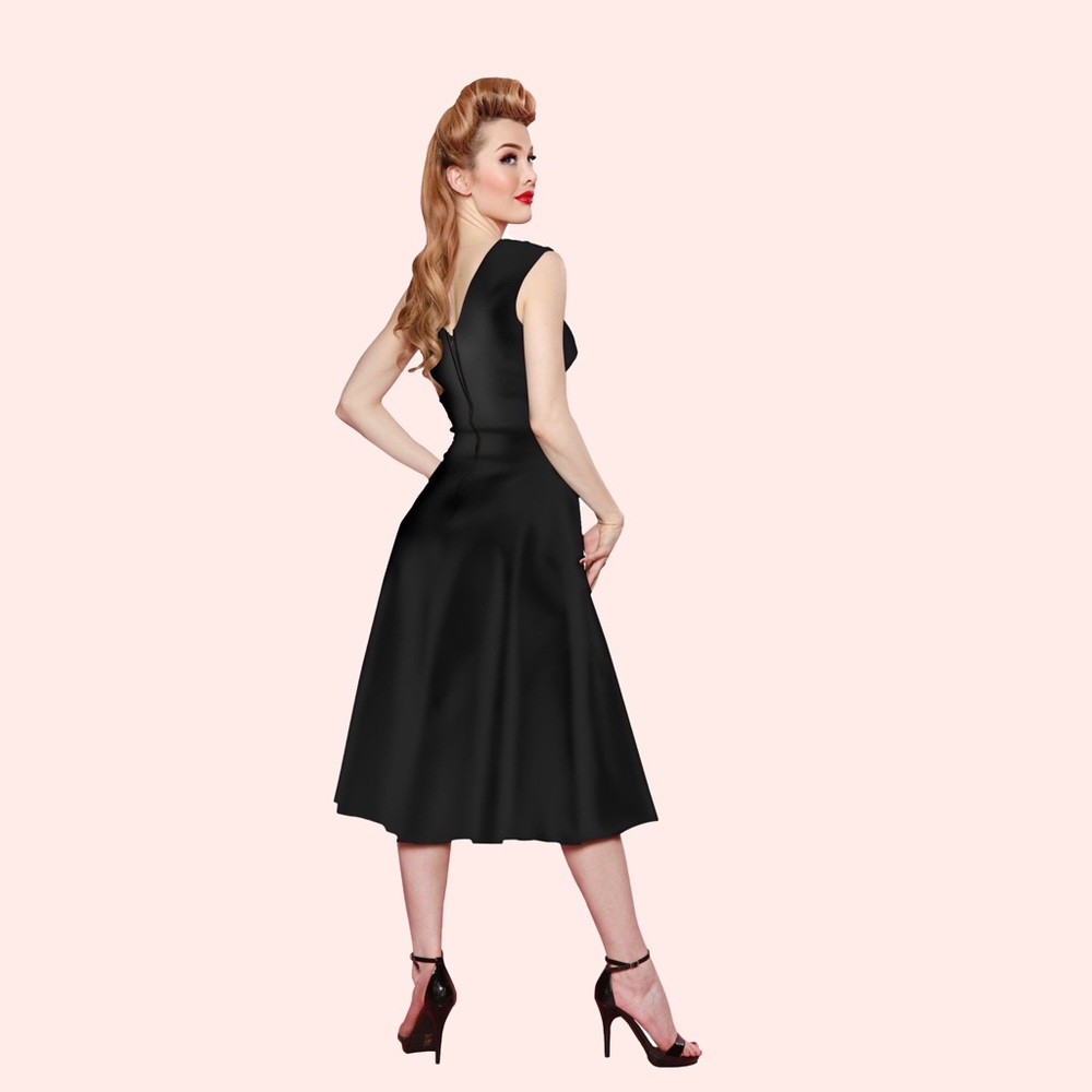 👑 Roman Holiday Dress in Black - Picture 3 of 4